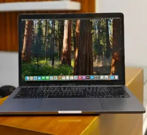 New Laptop Apple MacBook Pro 2020 8GB Intel Core I5 SSD 256GB