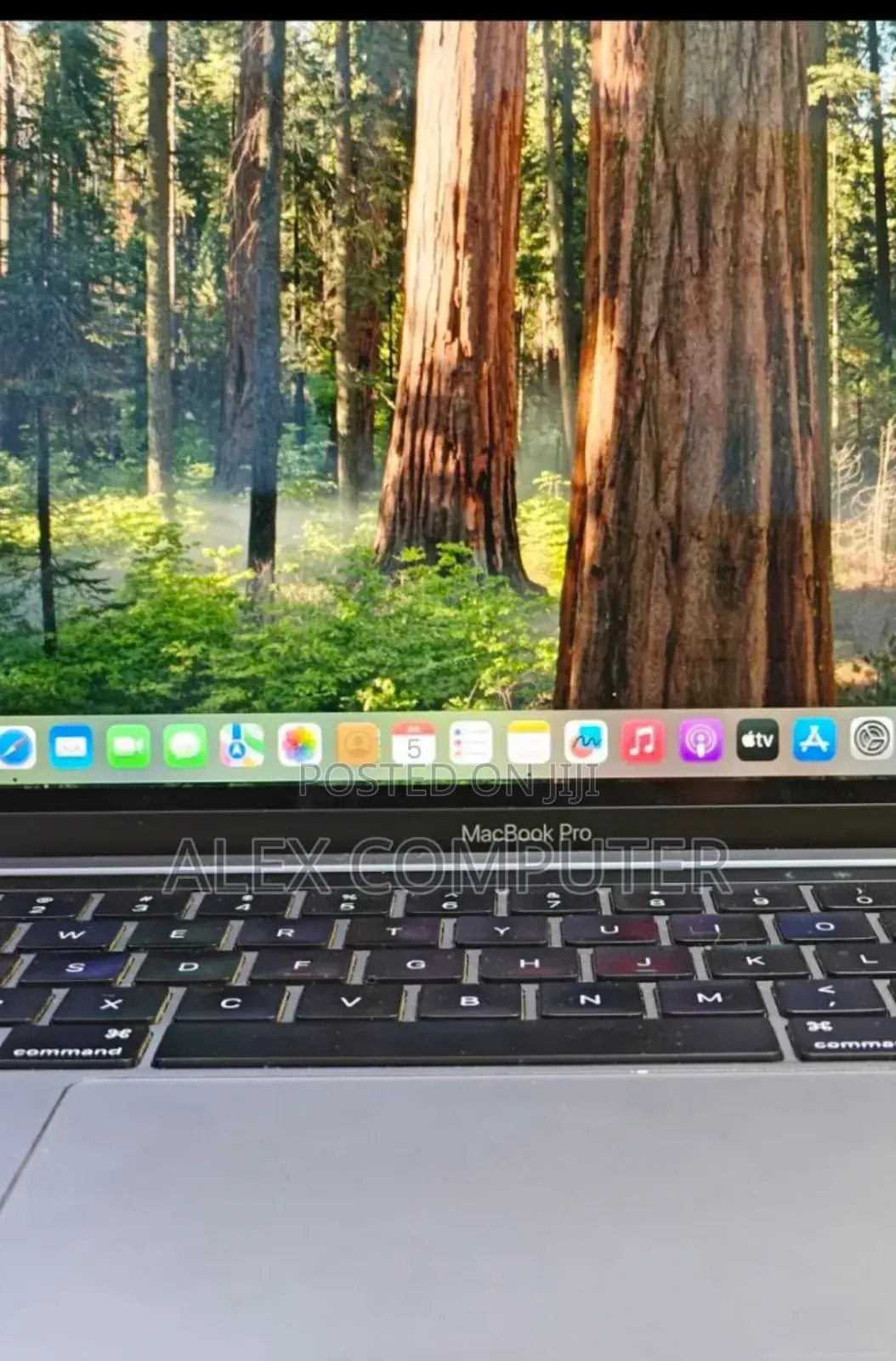 New Laptop Apple MacBook Pro 2020 8GB Intel Core I5 SSD 256GB