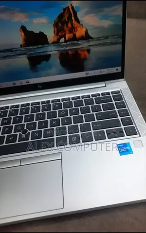 New Laptop HP EliteBook 840 G8 16GB Intel Core I5 SSD 512GB