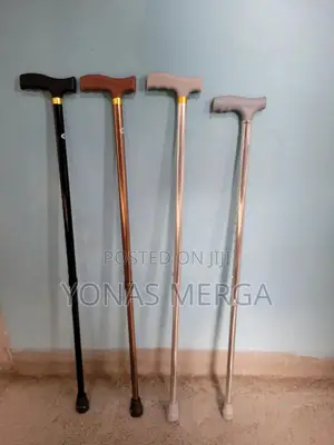 Photo - Walking Stick/Quad Cane That Have Tips for Greater Stability