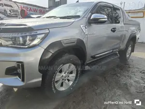 Toyota Hilux 2016 Silver