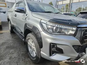 Photo - Toyota Hilux 2016 Silver