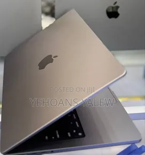 Photo - New Laptop Apple MacBook Air 2020 M1 16GB Apple M1 Pro SSD 512GB