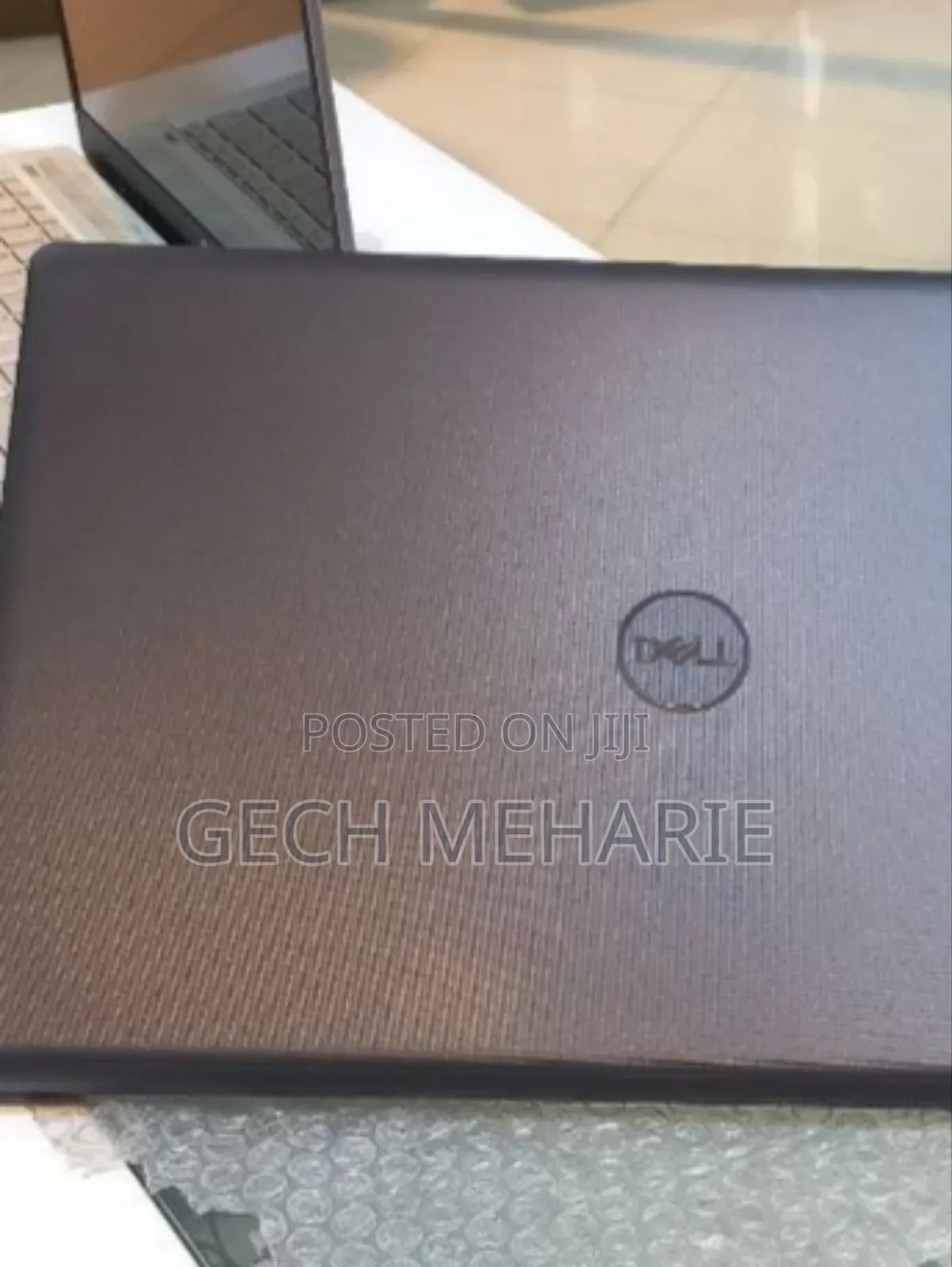 New Laptop Dell Vostro 3520 8GB Intel Core I5 SSD 1T