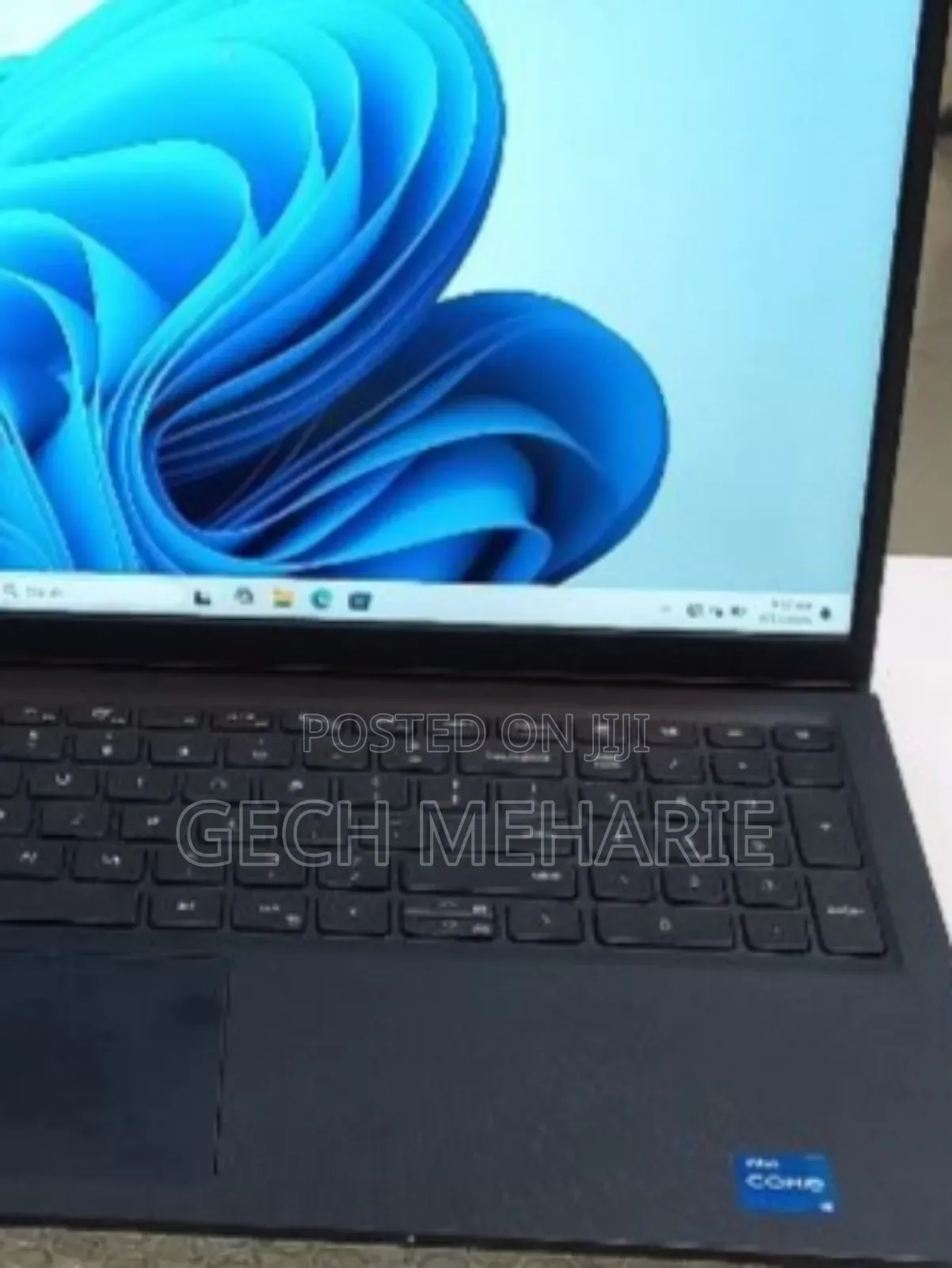 New Laptop Dell Vostro 3520 8GB Intel Core I5 SSD 1T