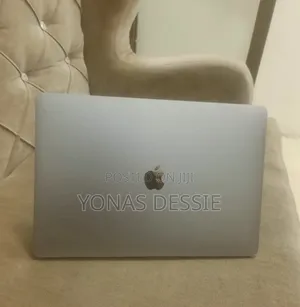 New Laptop Apple MacBook Pro 2017 16GB Intel Core I7 SSD 512GB
