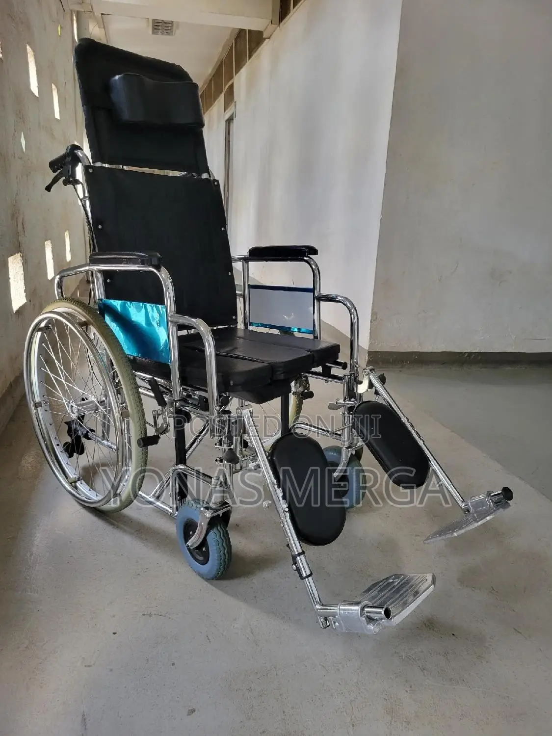 Headrest:Provides Comfort Wheelchair鴆ؤwheelchair+×Wheelchair