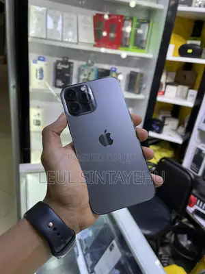 Photo - Apple iPhone 12 Pro Max 128 GB Black