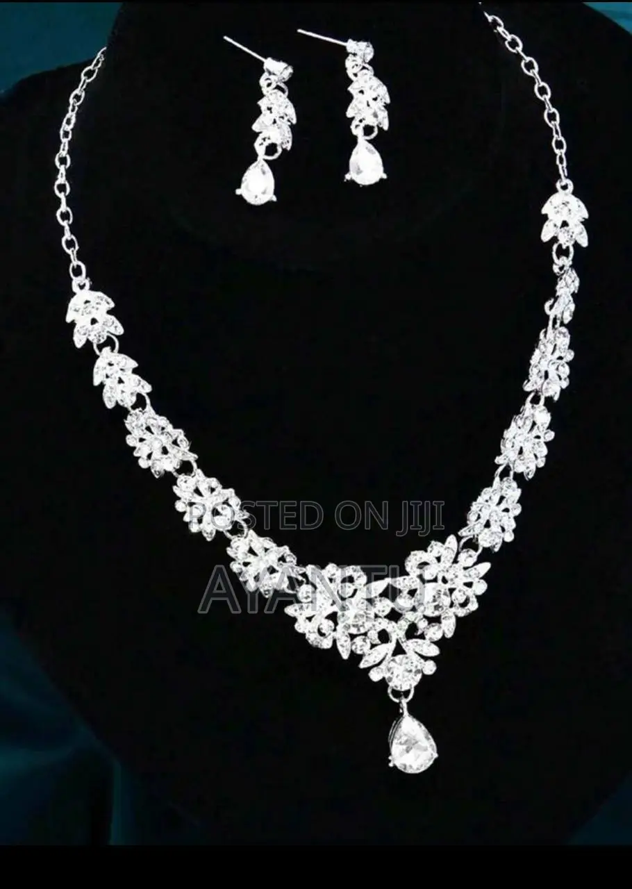 Bridal Crown and Jewelry Set