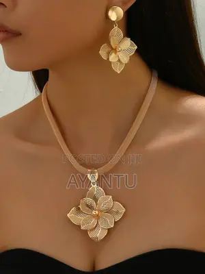 Photo - Floral Jewelry Set