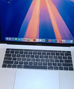 New Laptop Apple MacBook Pro 2018 32GB Intel Core I9 SSD 1T