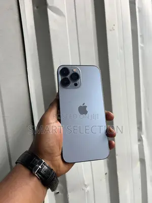 Photo - Apple iPhone 13 Pro Max 128 GB Blue