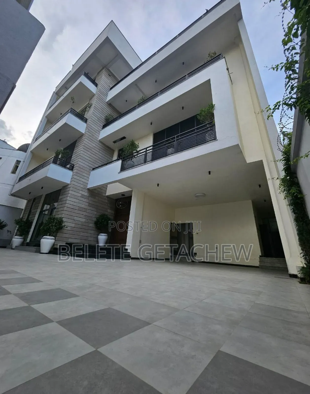 8bdrm House in Bisrate Gabriel, G+3, Nifas Silk-Lafto for sale