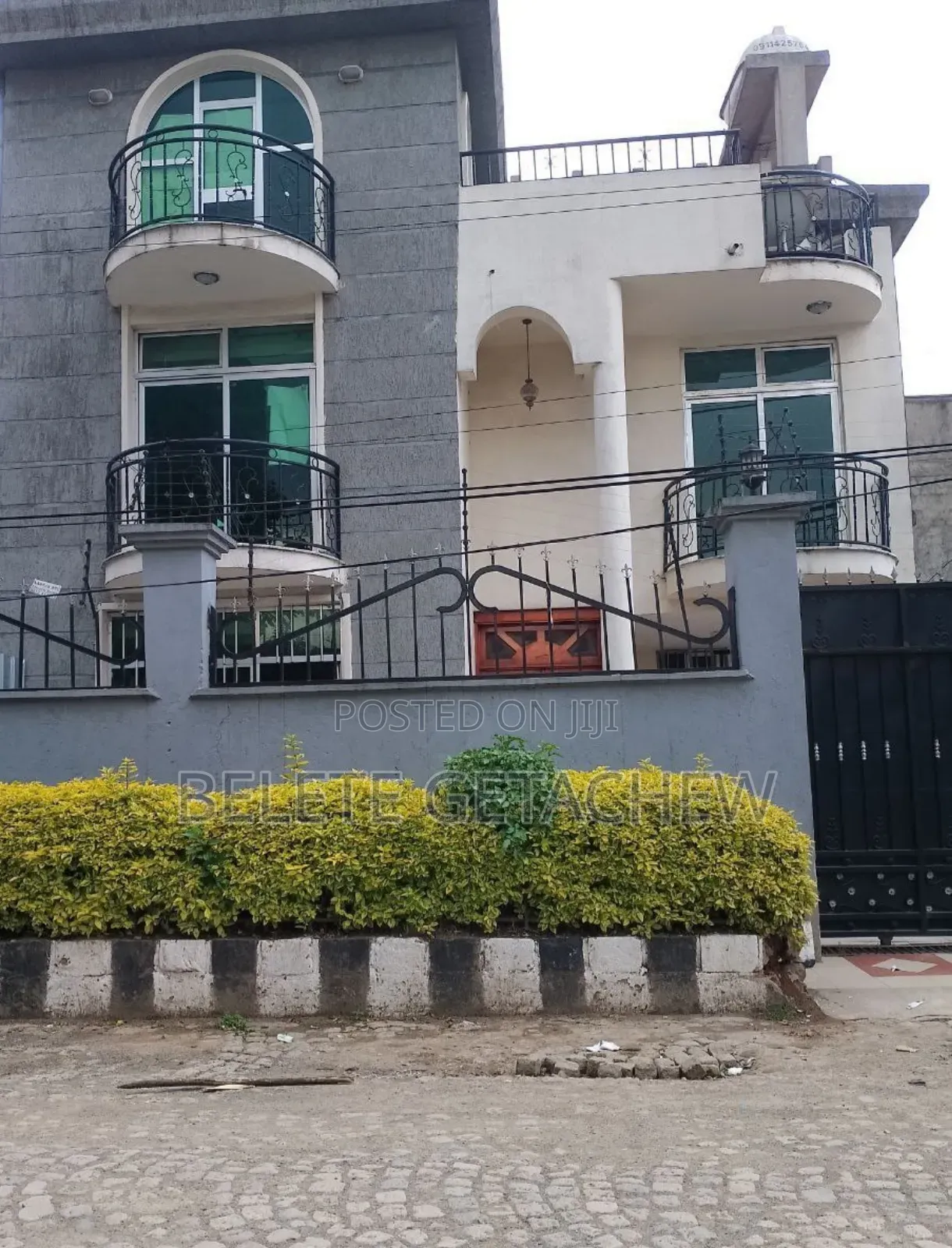8bdrm House in Bole-24, G+2 Luxury for sale