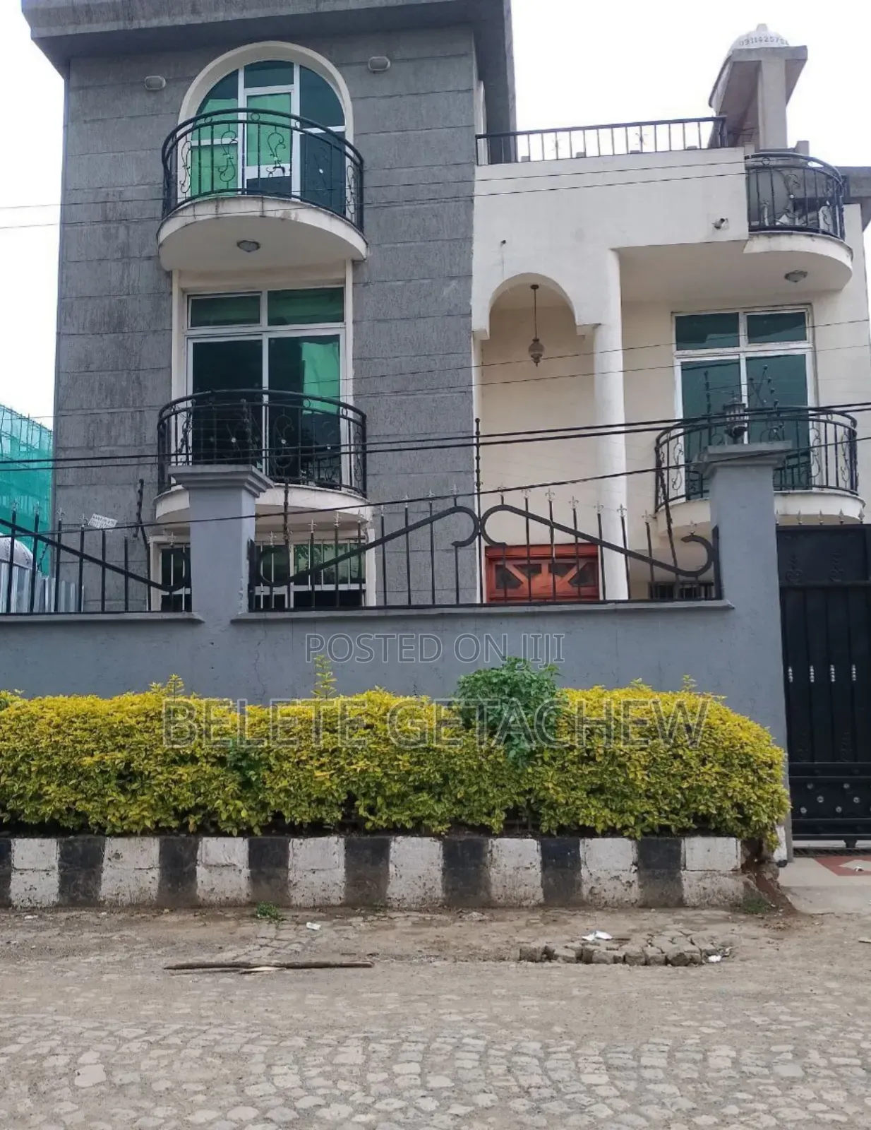 8bdrm House in Bole-24, G+2 Luxury for sale