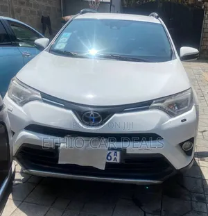 Photo - Toyota RAV4 2016 White
