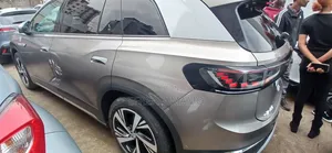 Volkswagen ID.6 2023 Brown