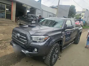 Toyota Tacoma 2018 Matt Black