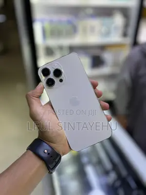 Photo - Apple iPhone 14 Pro Max 128 GB Gold