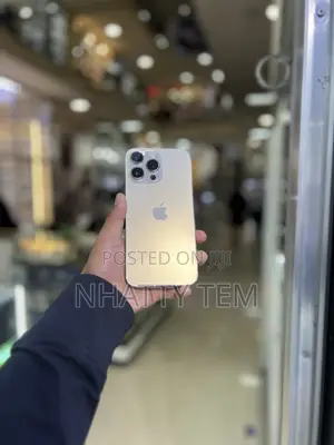 Photo - Apple iPhone 14 Pro Max 128 GB Gold