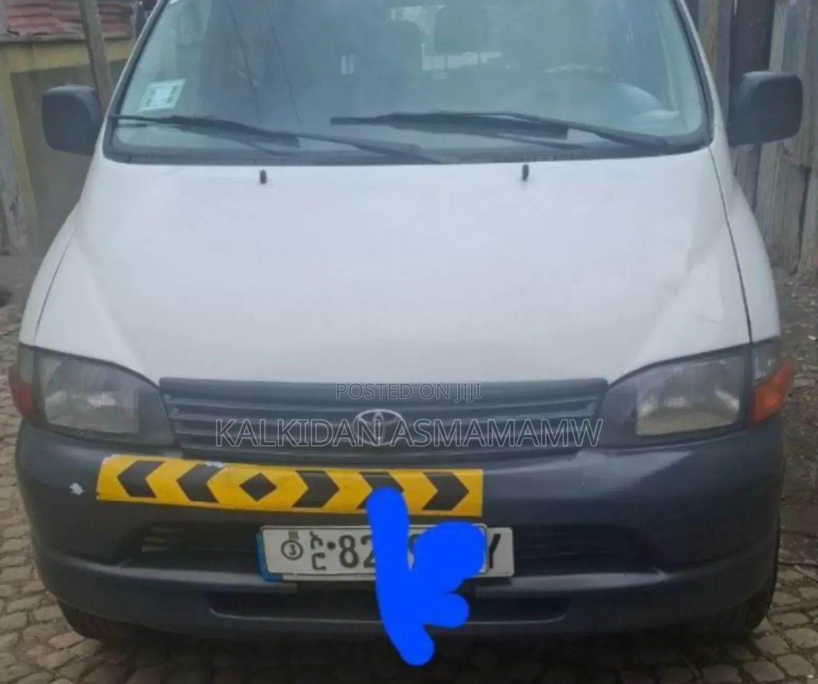 Toyota HiAce 2004 White