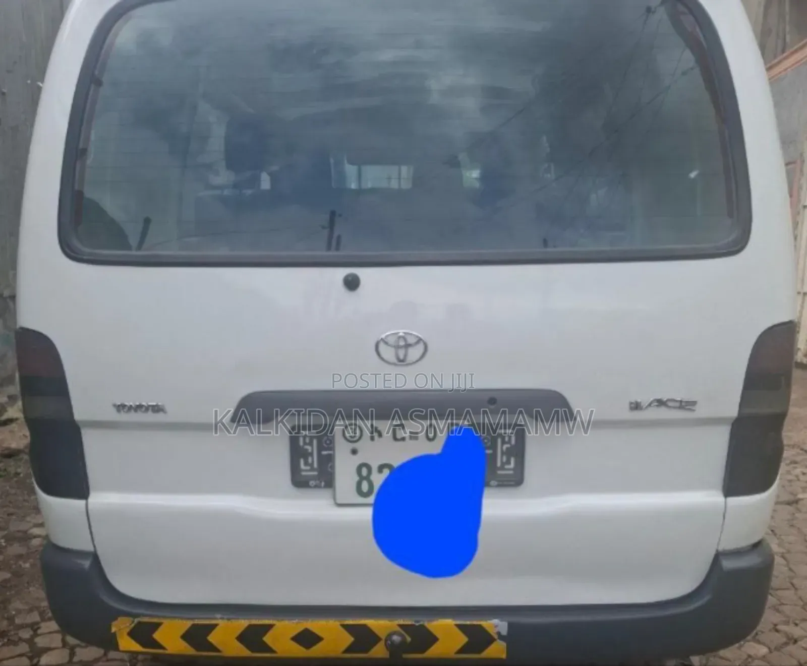 Toyota HiAce 2004 White