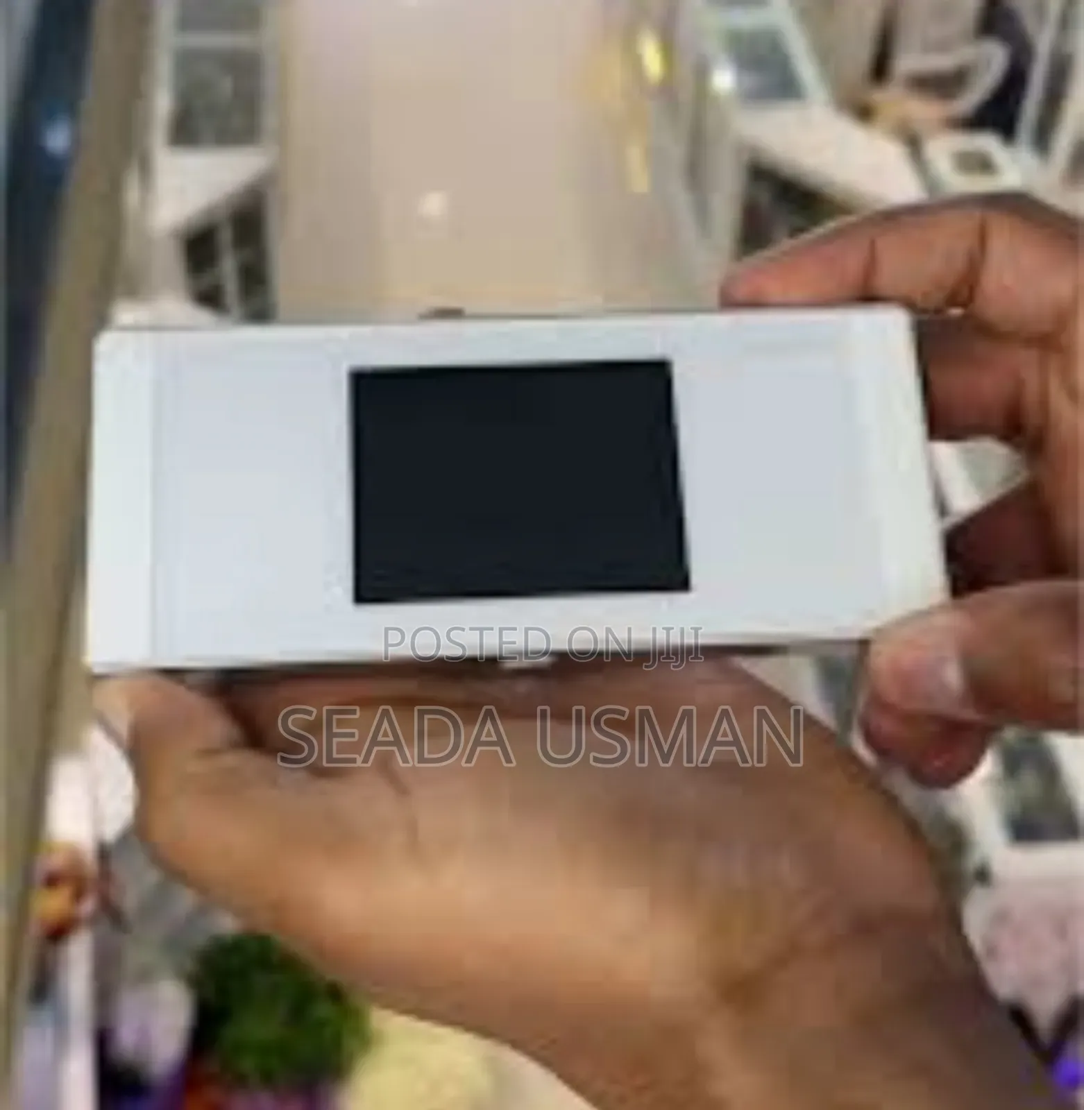 Huawei Touch Screen Portable Wireless Router