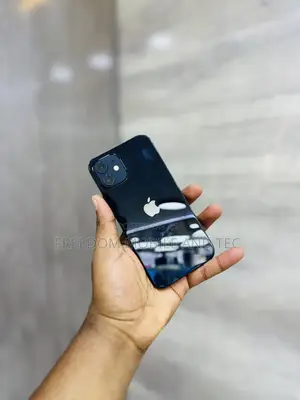 Photo - Apple iPhone 12 64 GB