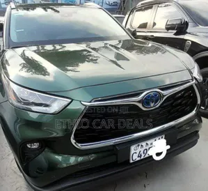 Photo - Toyota Highlander 2023 Green