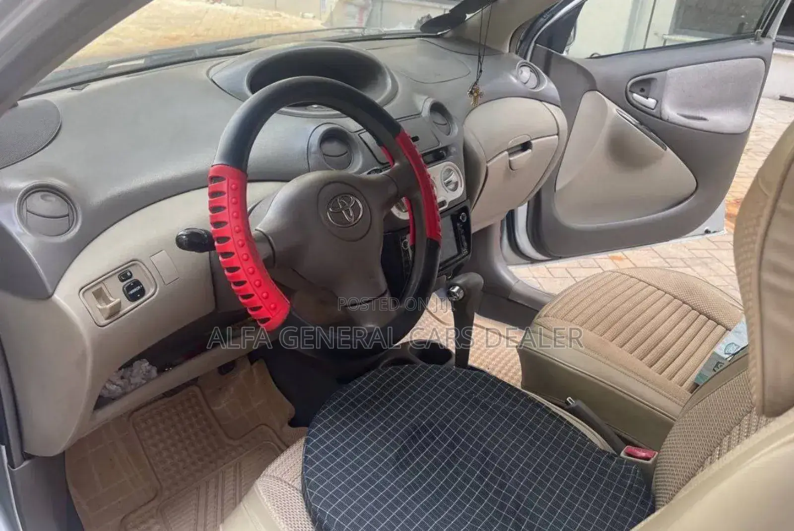 Toyota Platz 2004 Silver