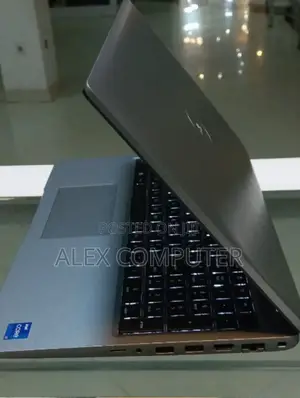 New Laptop Dell Precision 5540 16GB Intel Core I7 SSD 512GB