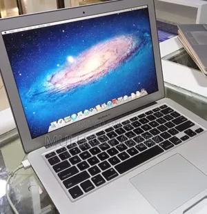 New Laptop Apple MacBook 2011 4GB Intel Core I5 SSD 128GB