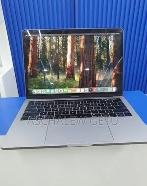 New Laptop Apple MacBook Pro 2019 8GB Intel Core I5 SSD 256GB