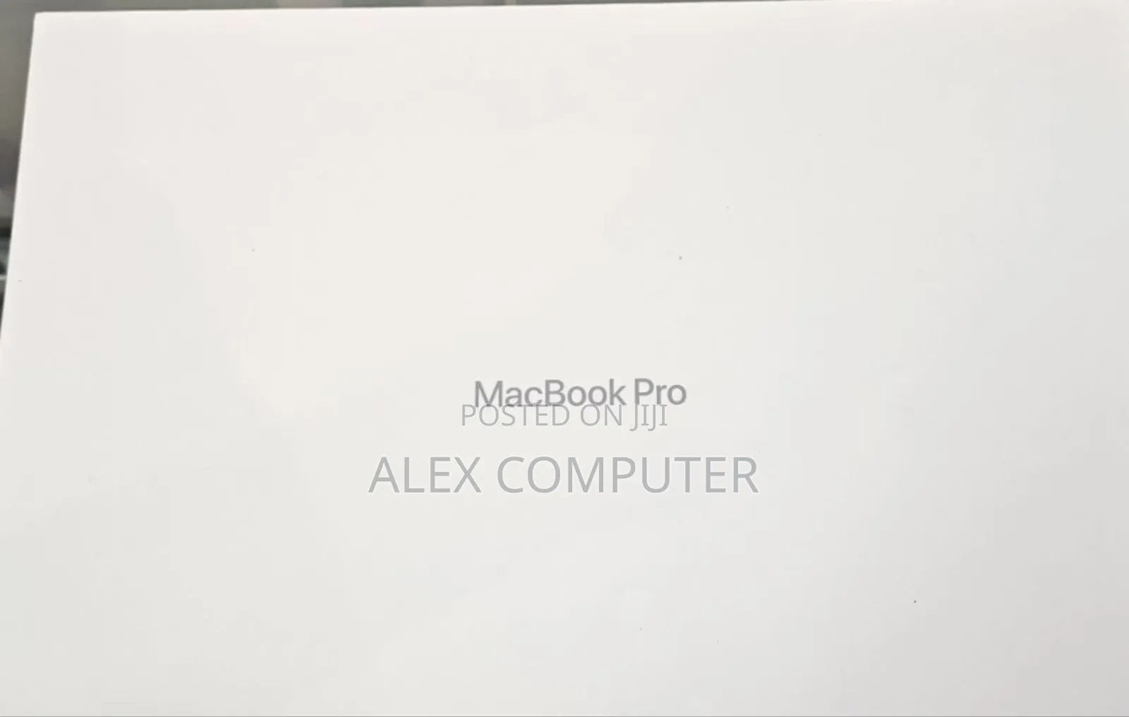 New Laptop Apple MacBook Pro 2024 M4 14-Inch 16GB Apple M4 SSD 512GB