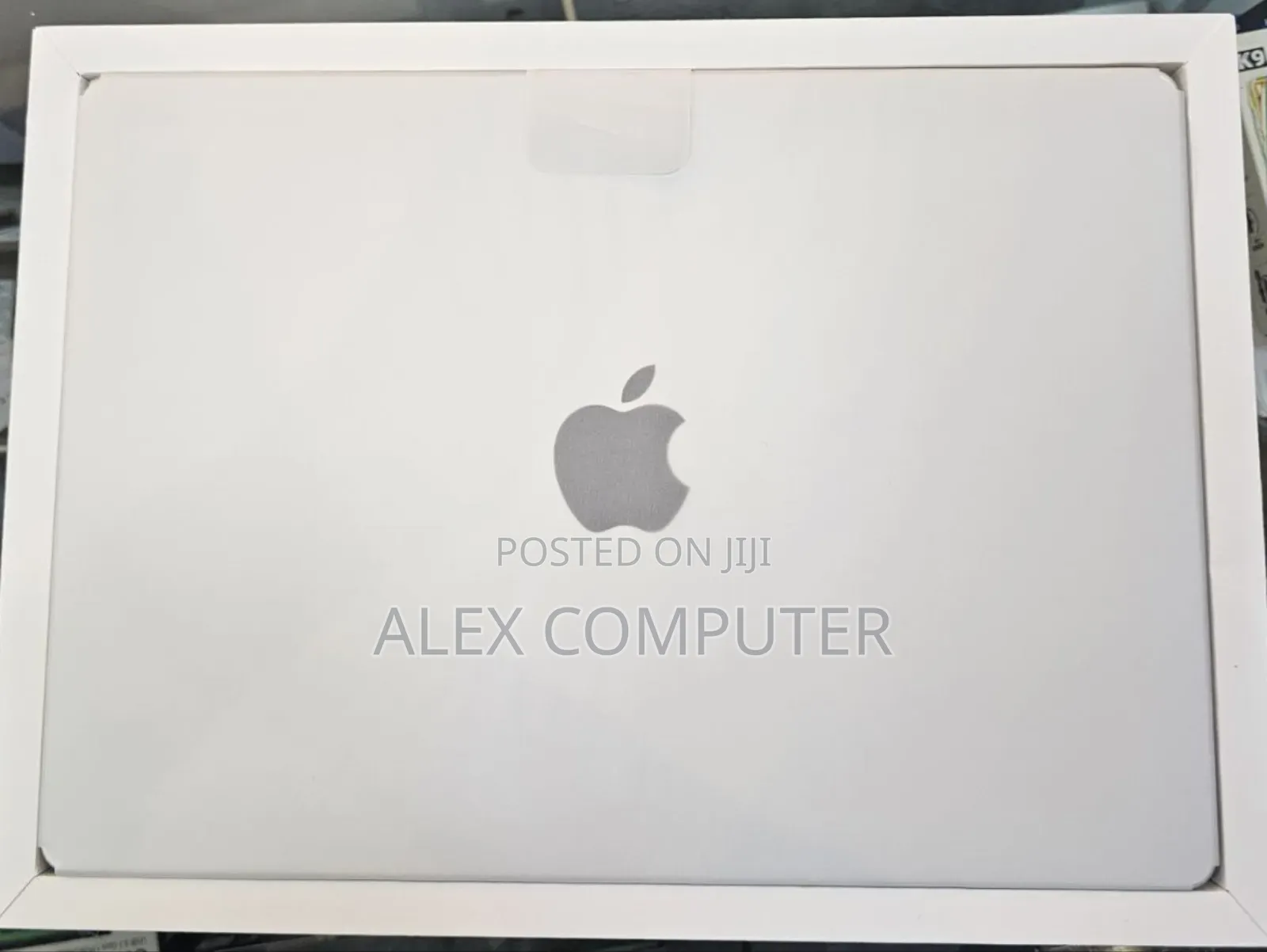 New Laptop Apple MacBook Pro 2024 M4 14-Inch 16GB Apple M4 SSD 512GB