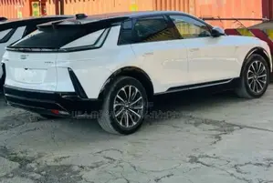 New Cadillac Lyriq 2024 Ivory
