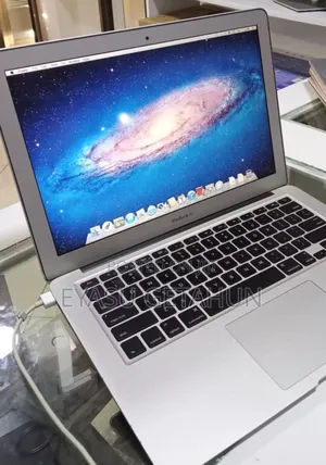 New Laptop Apple MacBook 2011 4GB Intel Core I5 SSD 128GB