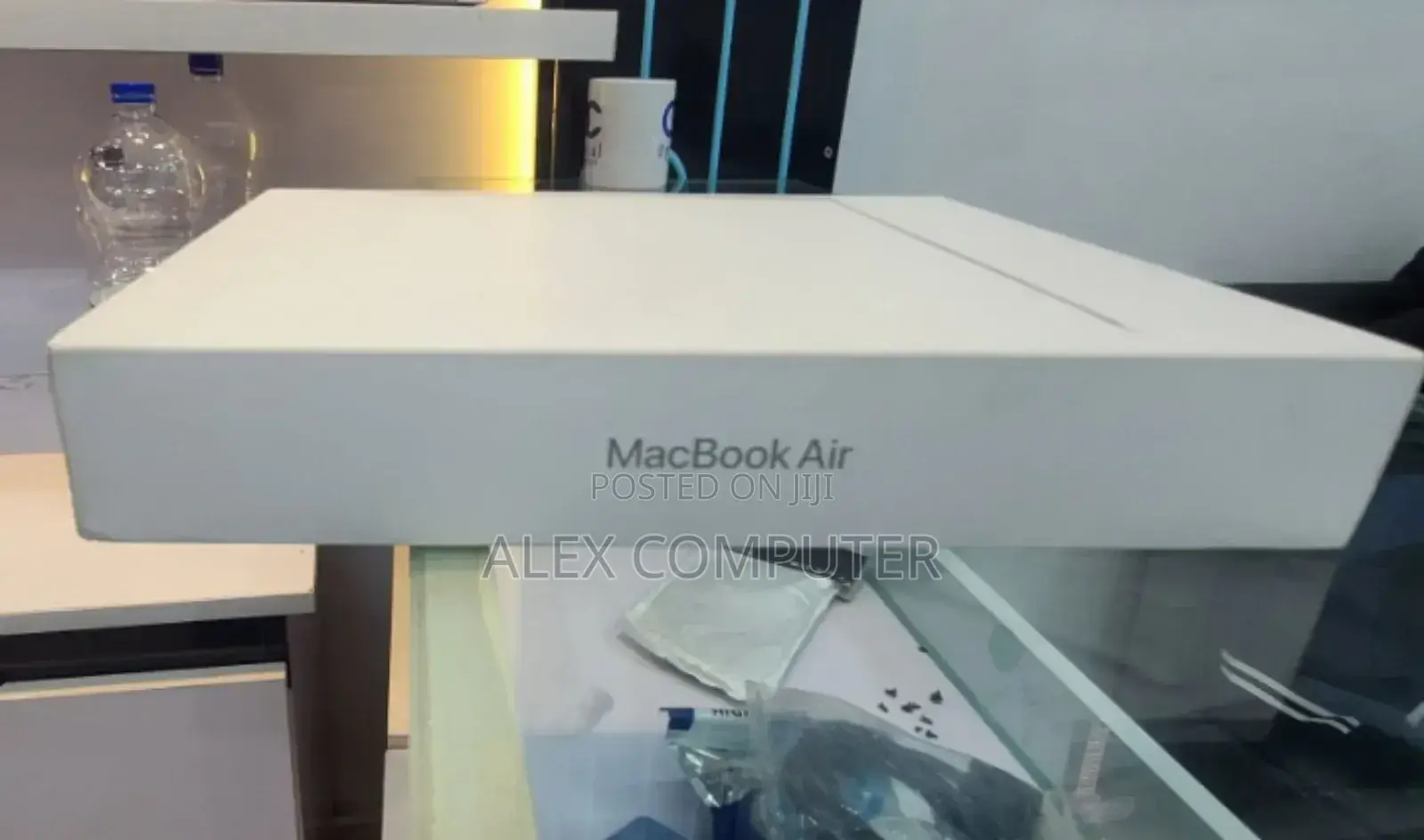 New Laptop Apple MacBook Air 16GB Apple M1 SSD 256GB