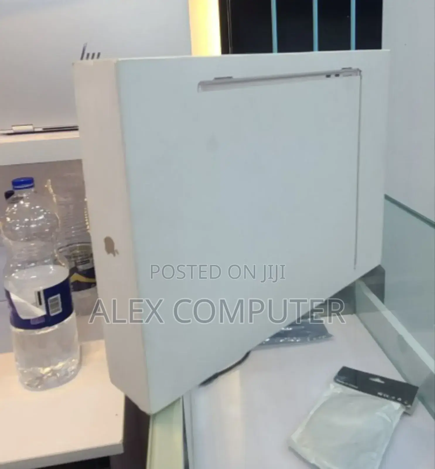 New Laptop Apple MacBook Air 16GB Apple M1 SSD 256GB