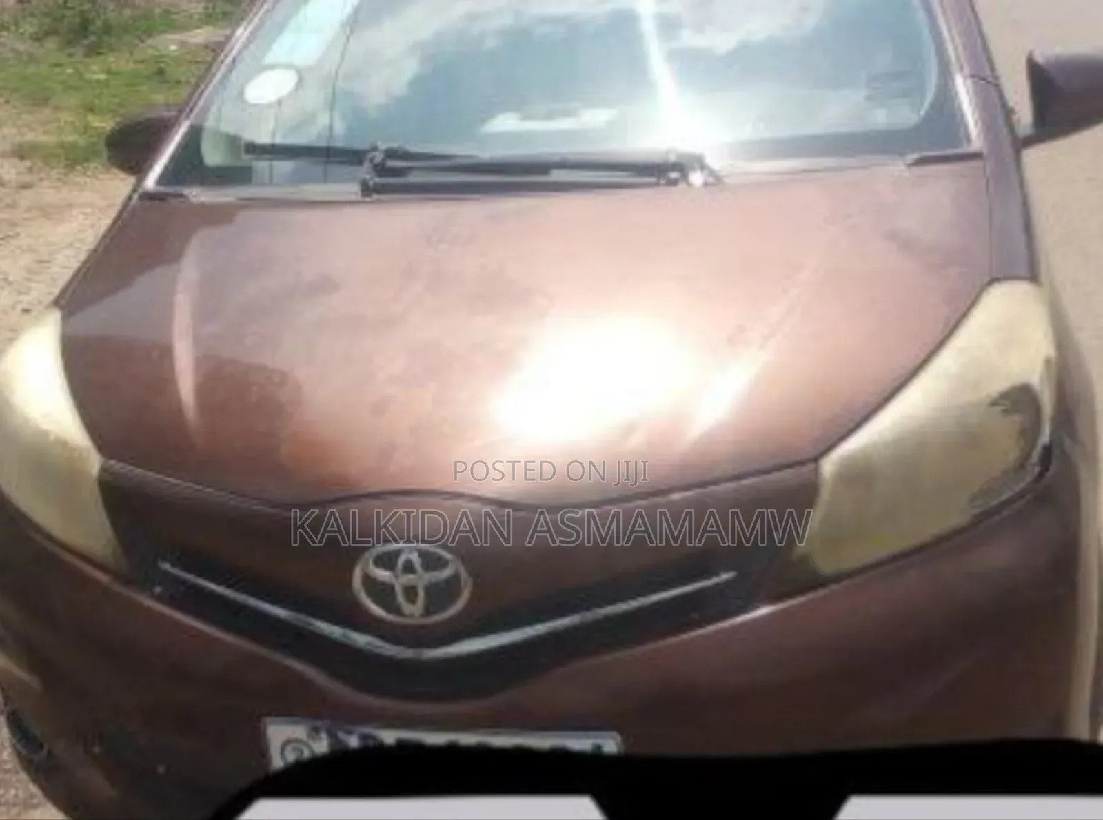 Toyota Yaris 2012 Brown