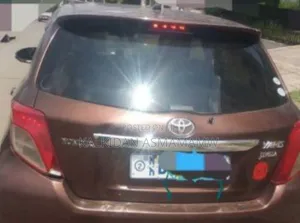 Toyota Yaris 2012 Brown