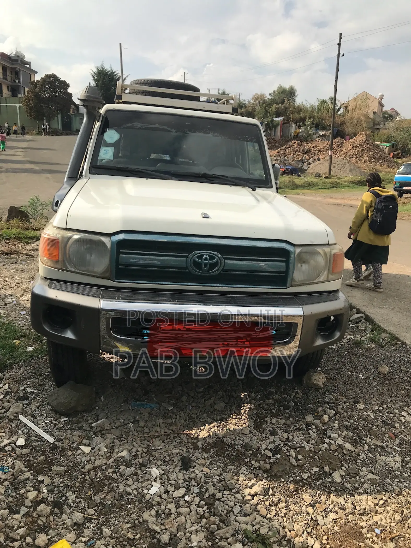 Toyota Land Cruiser 2011 White