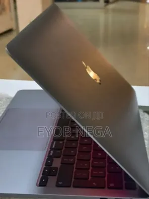 Photo - New Laptop Apple MacBook Pro 2020 16GB Intel Core I5 SSD 512GB