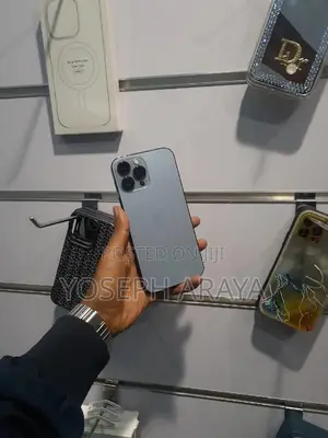 Photo - Apple iPhone 13 Pro Max 256 GB Blue