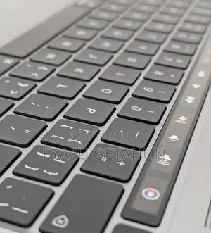 New Laptop Apple MacBook Pro M1 8GB Intel Core I7 SSD 256GB