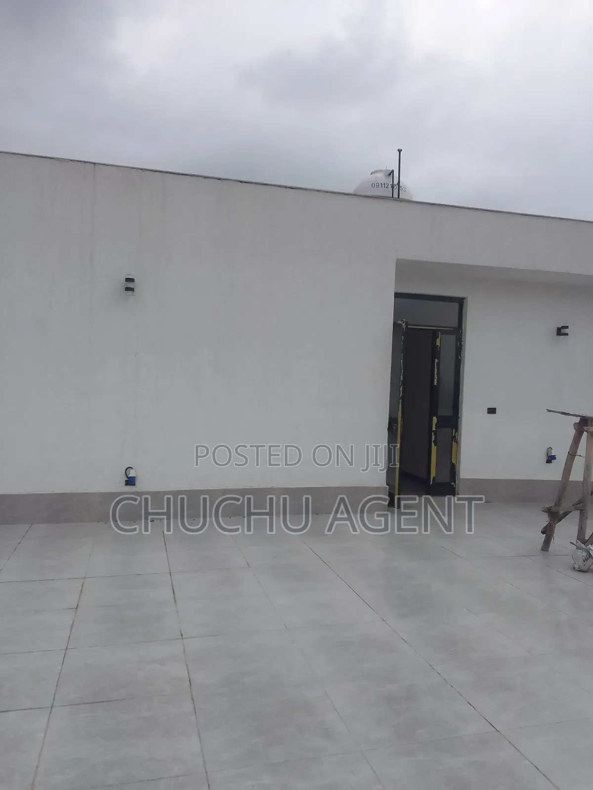 20bdrm Apartment in Bole for rent