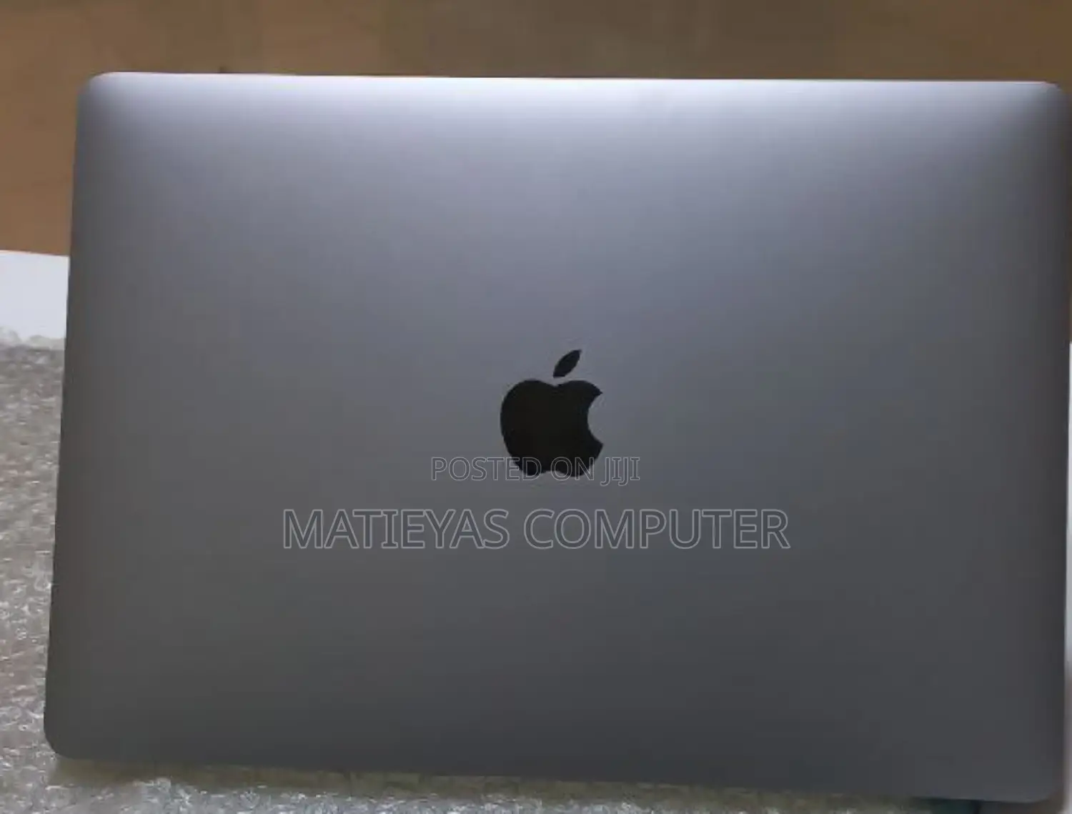 New Laptop Apple MacBook Pro 2020 16GB Intel Core I5 SSD 512GB