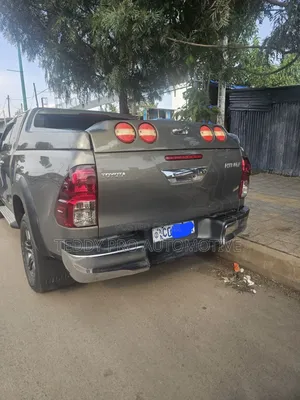 Toyota Hilux 2021 Gray