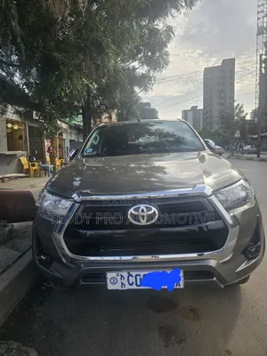 Toyota Hilux 2021 Gray