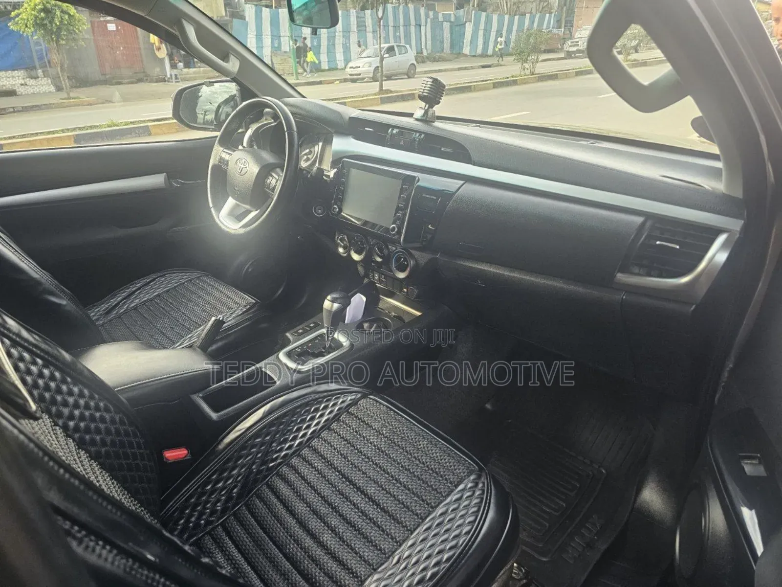 Toyota Hilux 2021 Gray